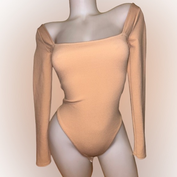 PrettyLittleThing Bodysuit - Picture 2 of 3